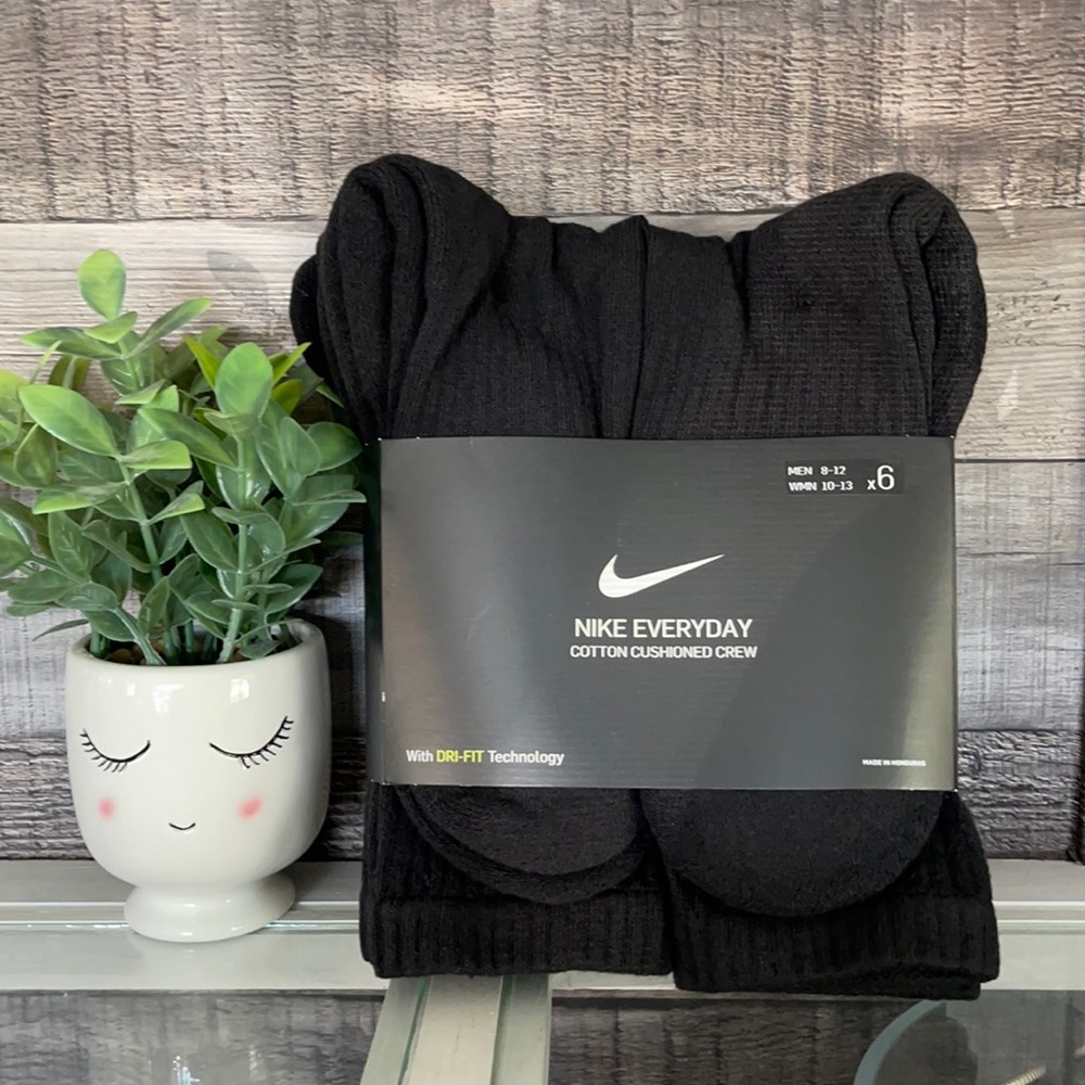 ❤️NEW!!!❤️ Nike Cotton Cushioned  Crew Socks.